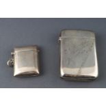 A large silver pocket vesta case by Deakin and Francis, Birmingham 1896, 6cm,