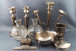 A lot of assorted silver to include a sauce boat with cut card edge and scroll handle on three feet,