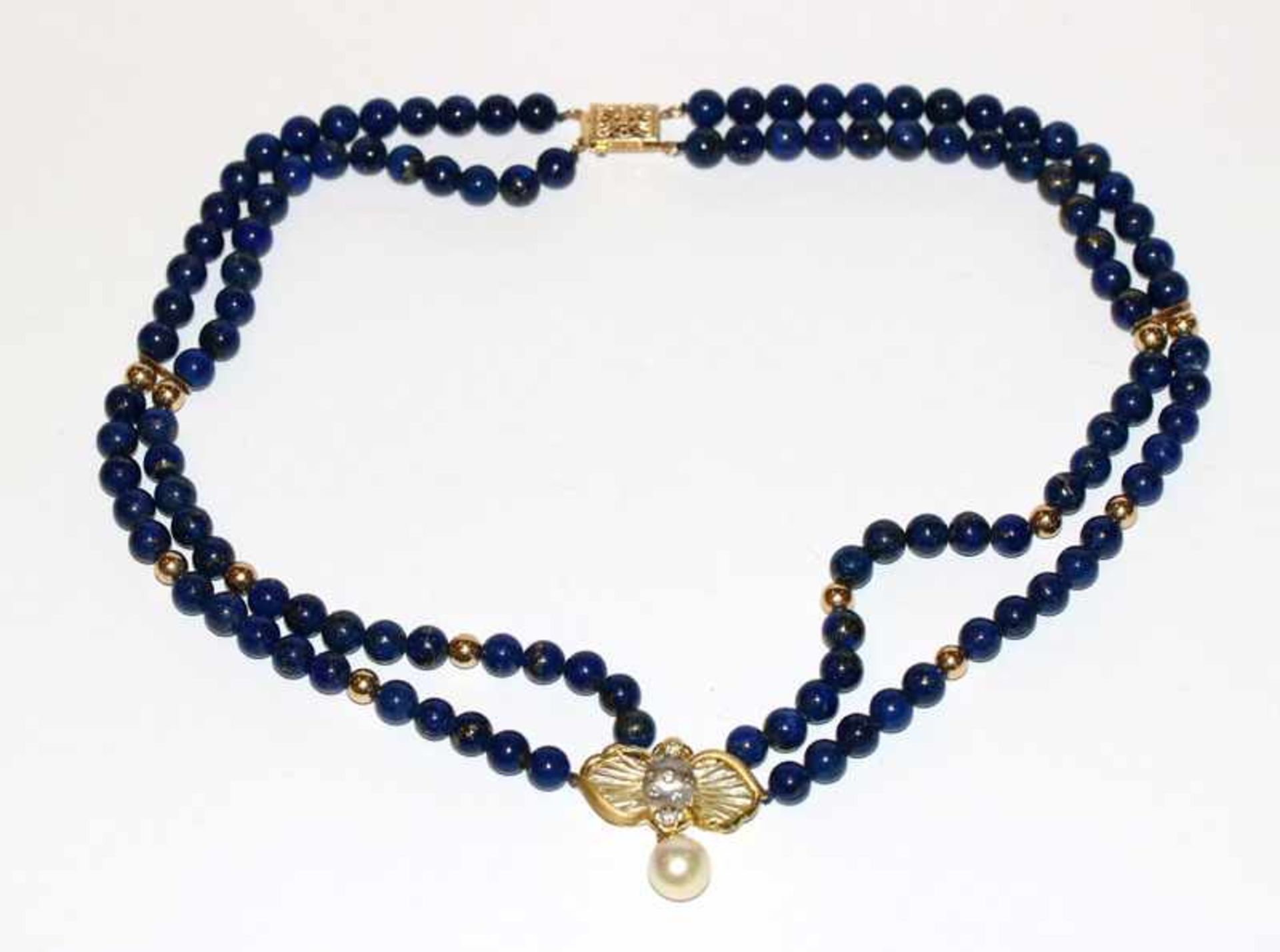 Lapislazuli Collier, 2-reihig mit 14 k Gelbgold Mittelteil mit Perle und Diamanten, Zwischenkugeln