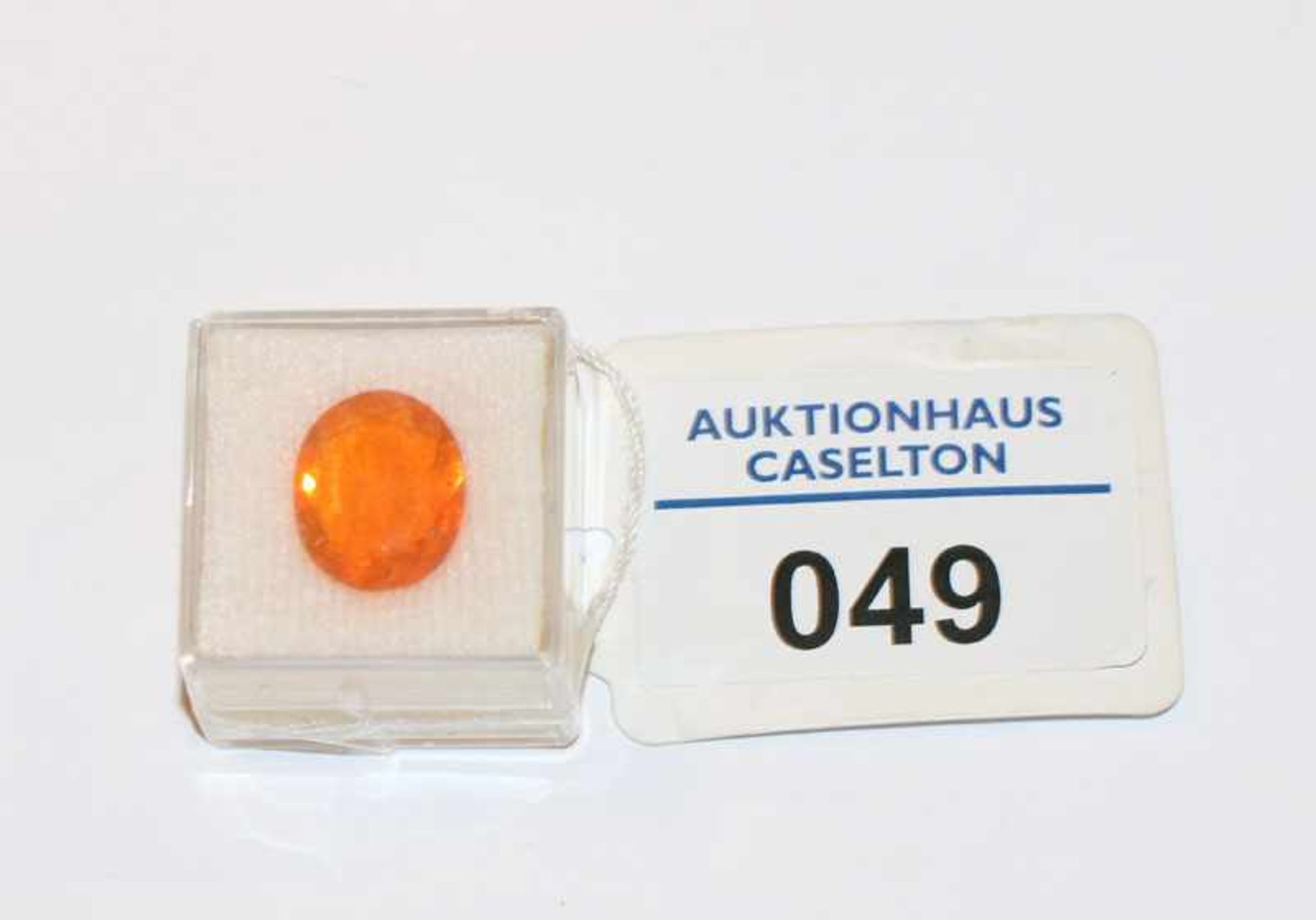 Feueropal, facetiert, oval geschliffen, 5,37 gr.