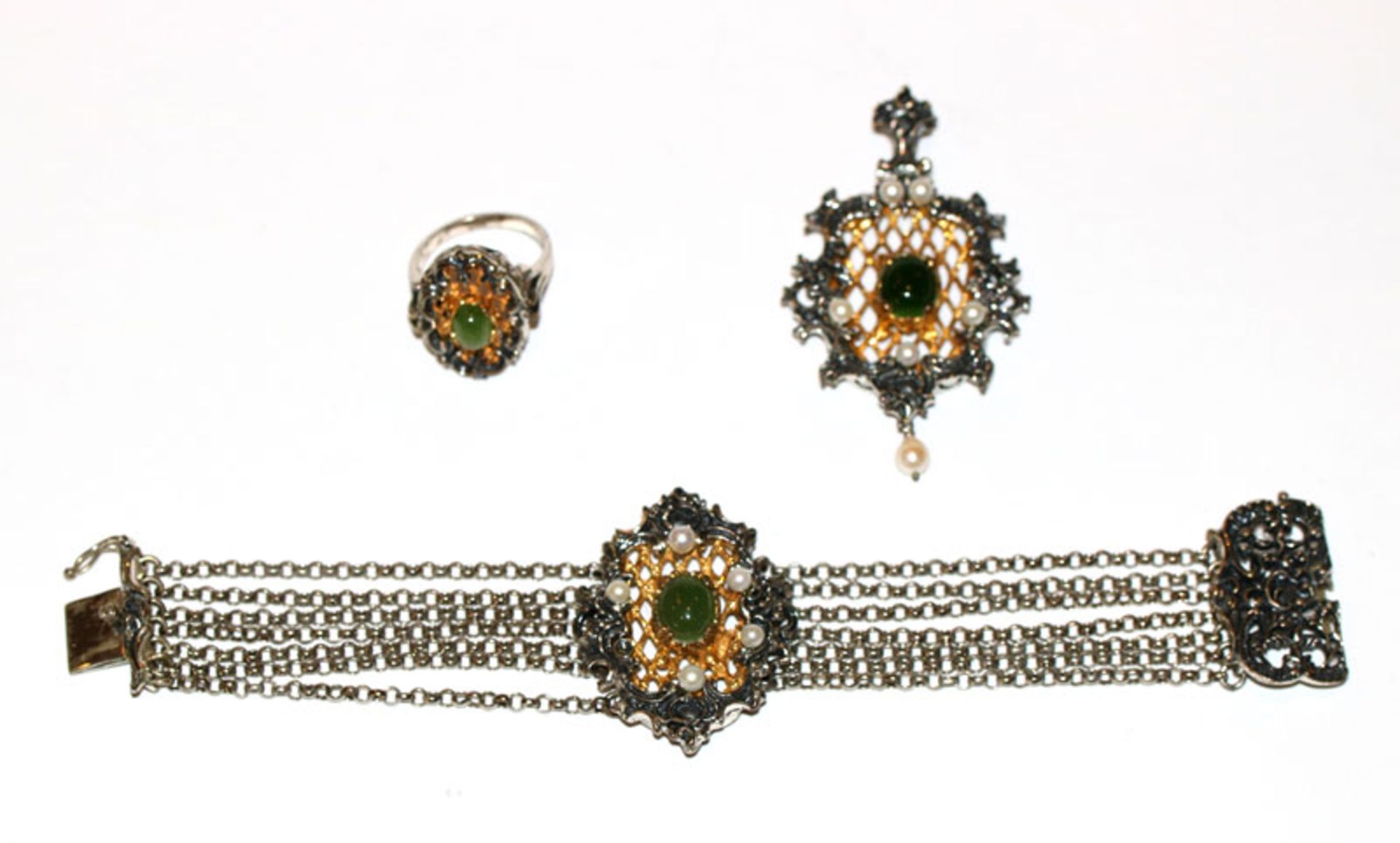 Silber, 835, Schmuckset, teils vergoldet mit Jade und Perlen, Anhänger, L 6,5 cm, B 4 cm, Armband,