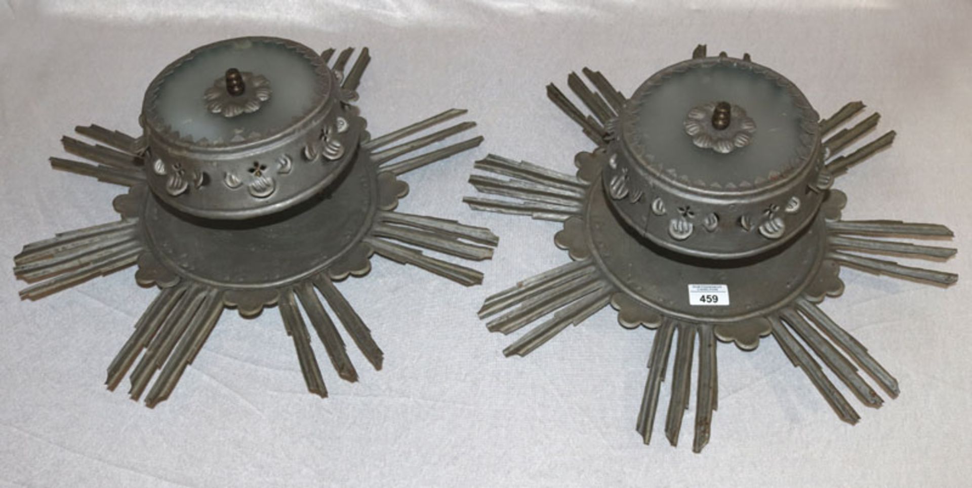 Paar Metall Deckenlampen mit Strahlenkranz, H 19 cm, D 51 cm, Altersspuren