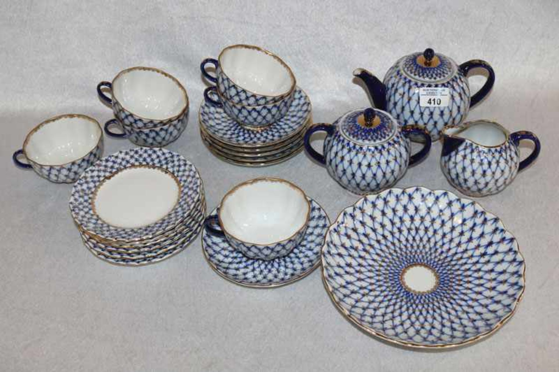 Russisches Tee-Service, Dekor Kobaltnetz, Handbemalt, Teekanne, Milch und Zucker, 6 Teetassen mit