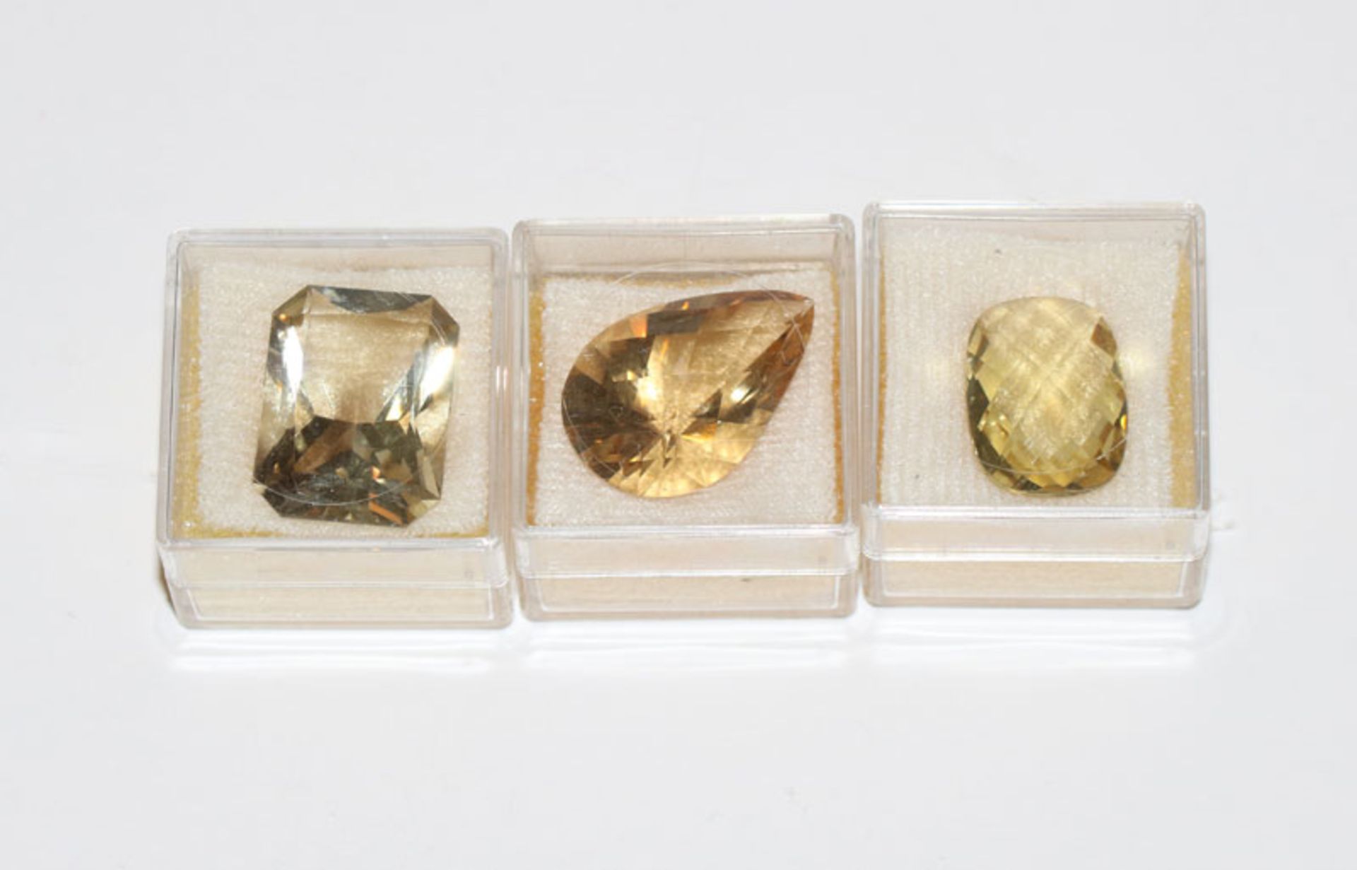 3 Citrine oliv in 3 verschiedenen Schliffformen