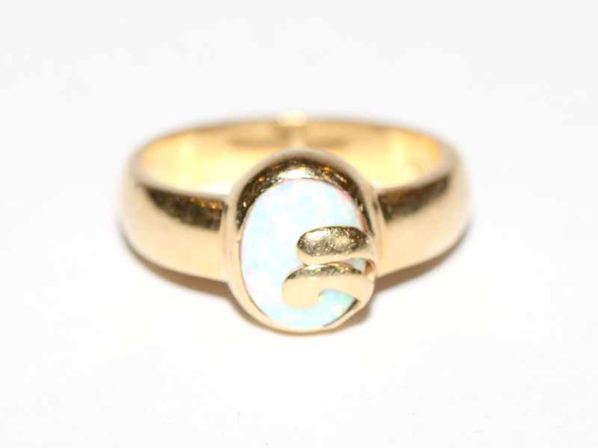 14 k Gelbgold Ring mit Opal, Gr. 59, 6 gr., passend zu Lot 25