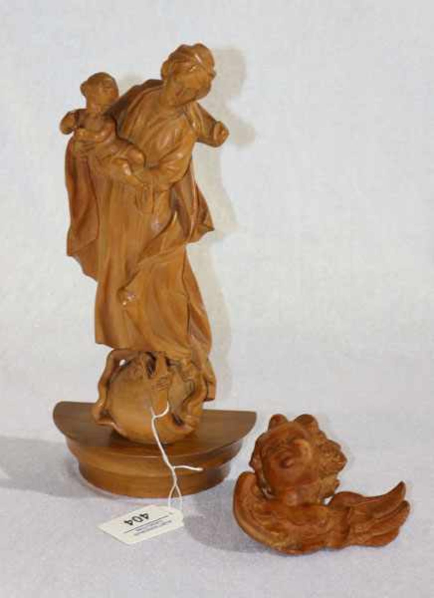 Holz Figurenskulptur 'Maria mit Kind auf Weltkugel mit Schlange' auf Sockel, bestossen, gebeizt, H