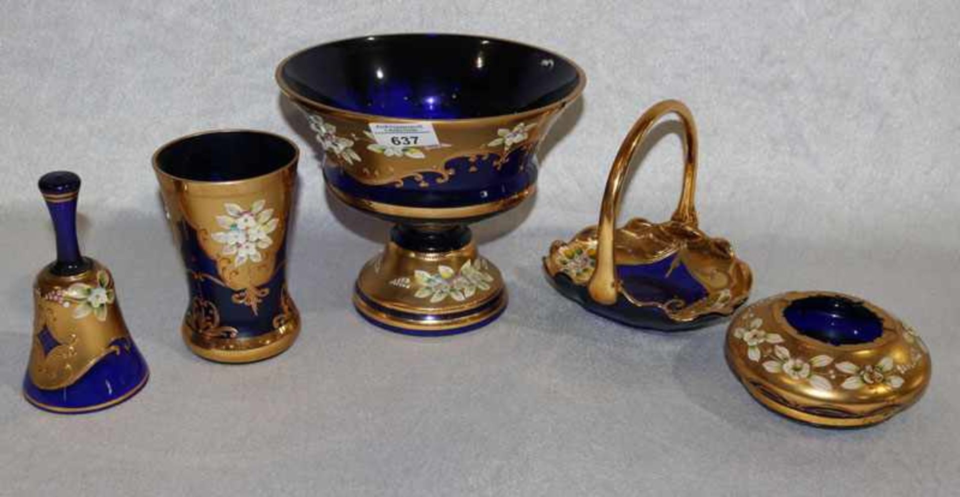 Böhmisches Glas-Konvolut, dunkelblau/gold mit Blumendekor, Fußschale, H 17 cm, D 20 cm, bestossen,