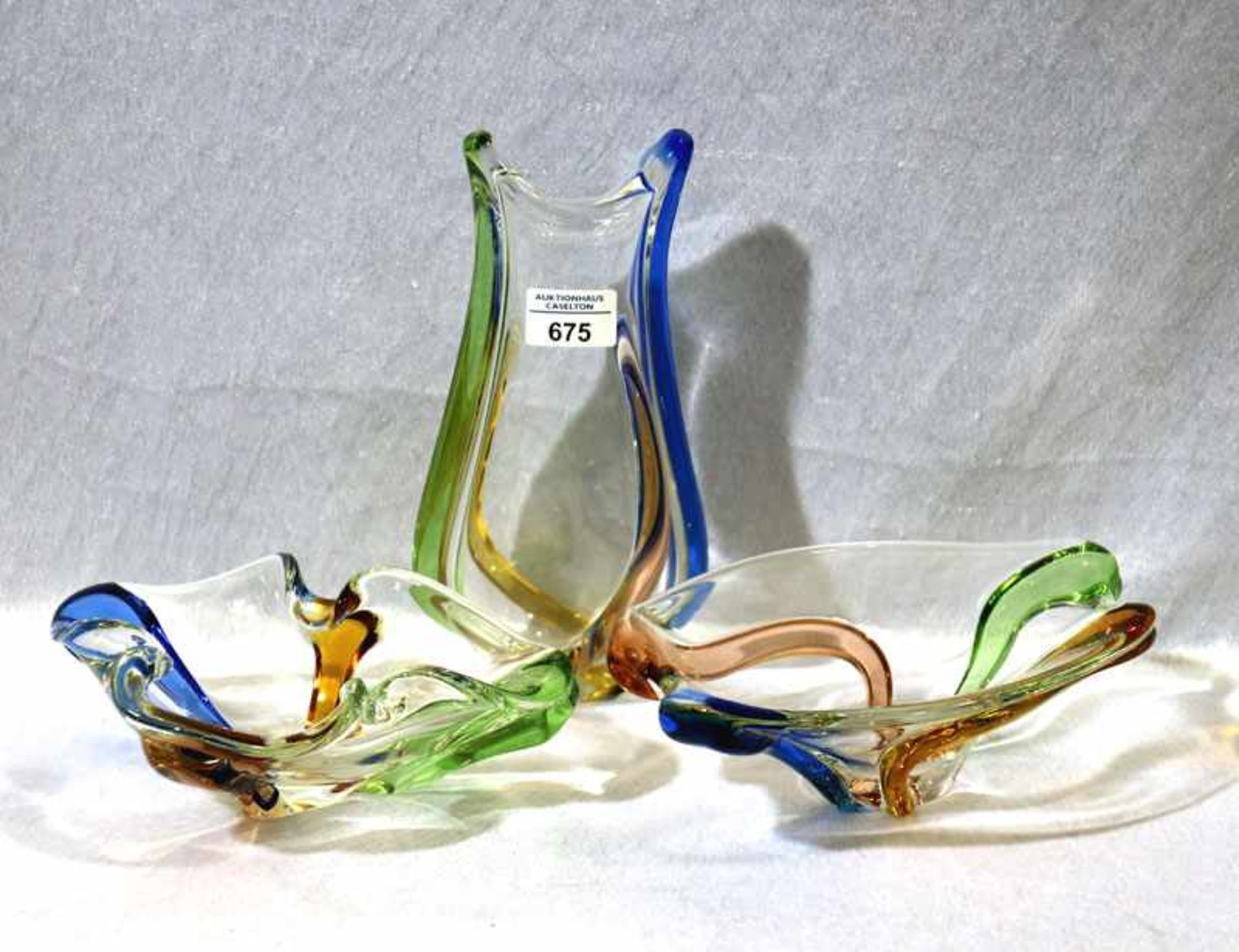 Murano Glasset: 2 Schalen, H 7 cm, L 22/25 cm, und Vase, H 25 cm, Gebrauchsspuren