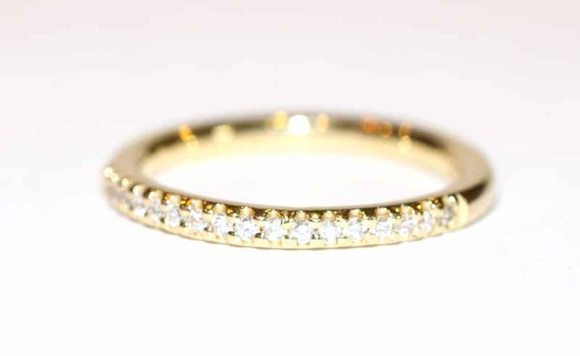 14 k Gelbgold Ring mit 17 Diamanten, zus. ca. 0,25 ct., Gr. 55