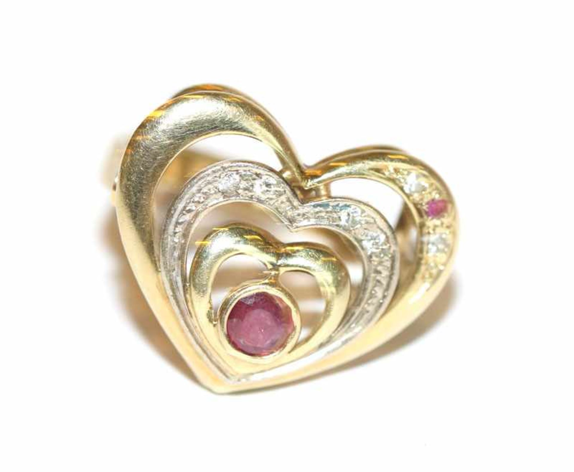 14 k Gelbgold Ring in Herzform mit Rubin und Diamanten, ein Stein fehlt, Gr. 46, 3,4 gr.