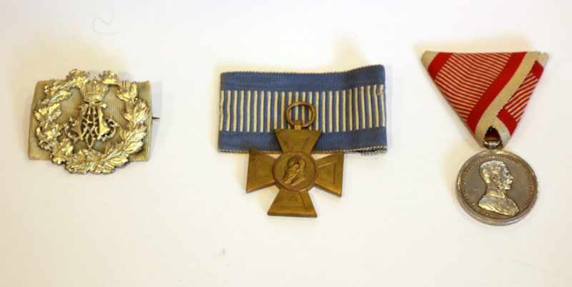 Luitpold Kreuz am Band und Schnalle mit Eichenlaub und gekröntem A, sowie Österreich Orden für