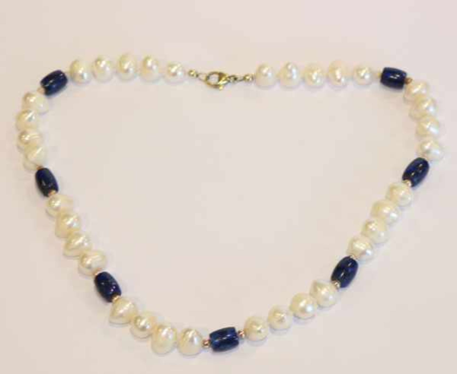 Perlenkette mit Lapislazuli und silber Schließe, L 44 cm