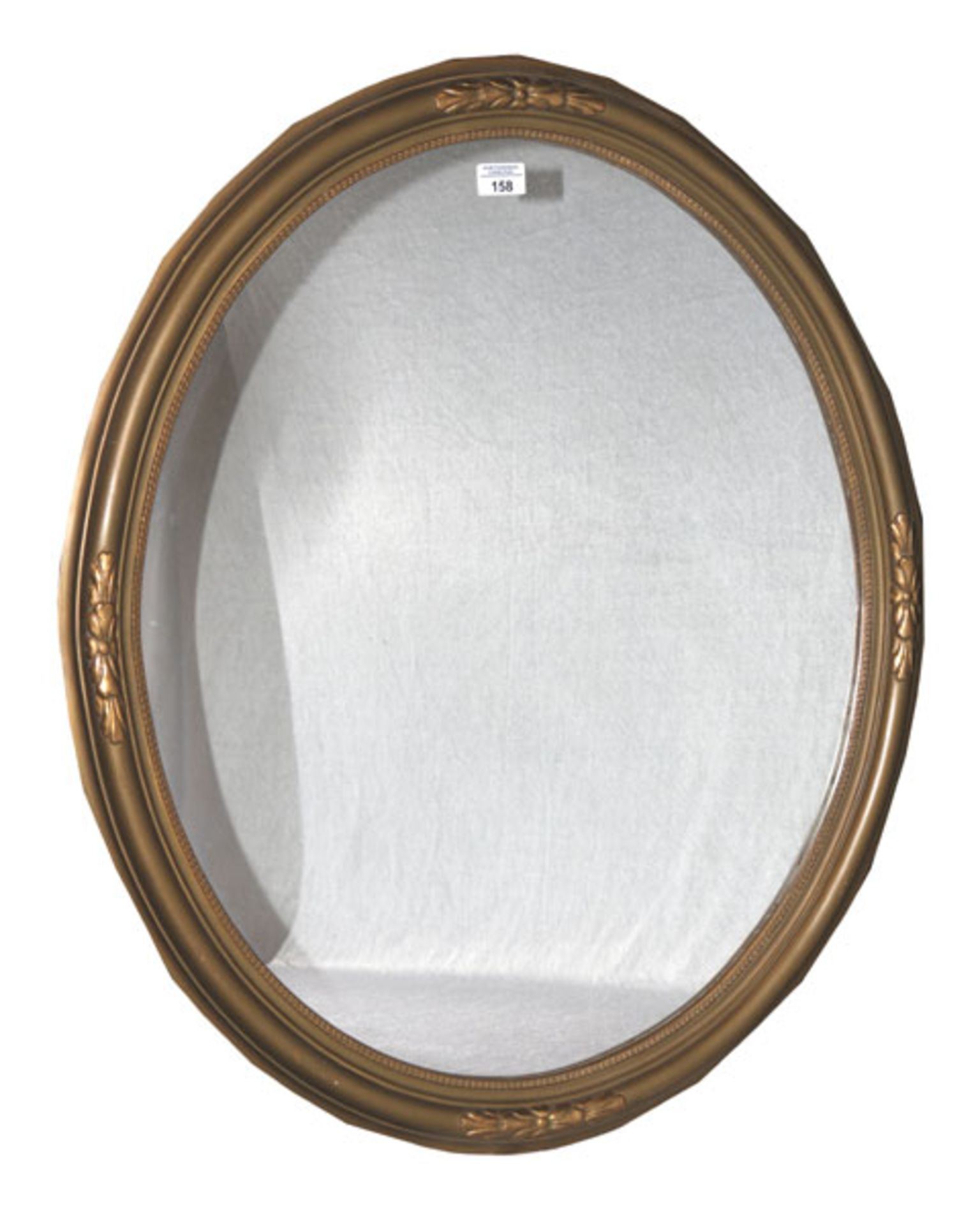 Wandspiegel in ovaler Form in Goldrahmen, beschädigt, 86 cm x 72 cm