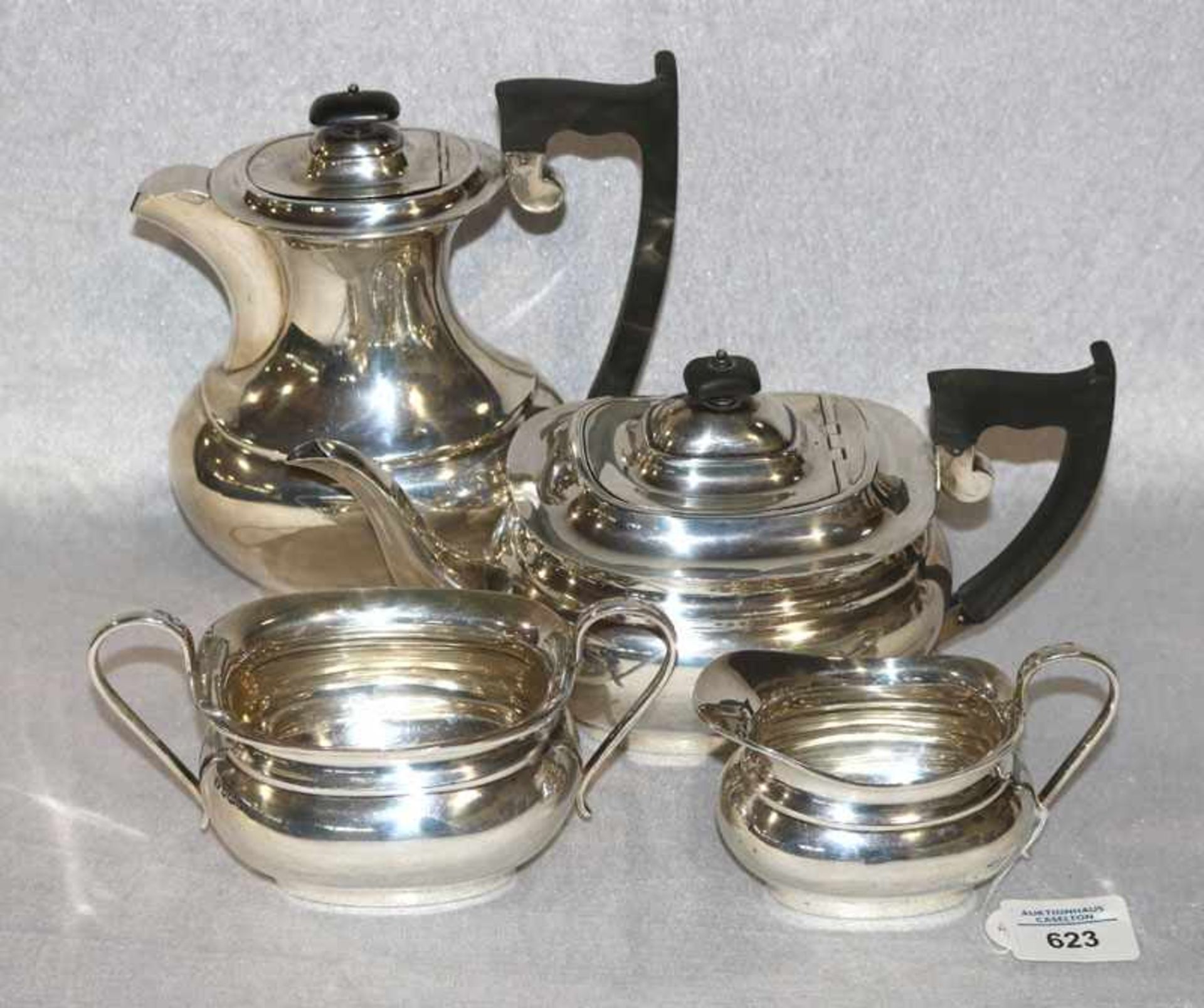 Kaffee- und Teekanne mit Milch und Zucker, Sterlingsilber, England, zus. 1811 gr., Gebrauchsspuren