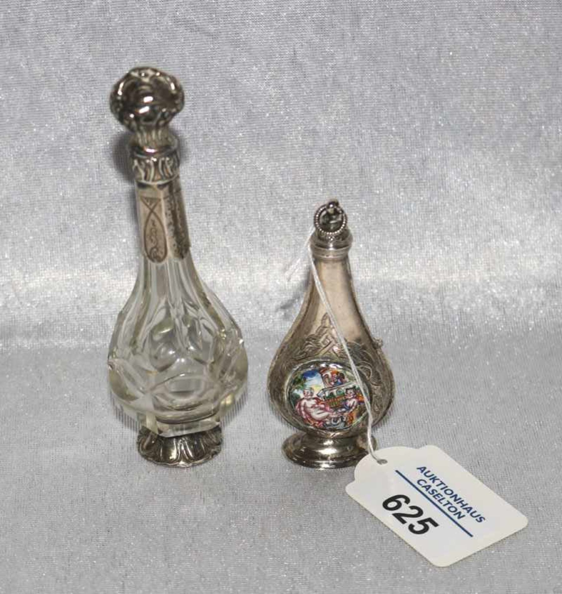 Silber (geprüft) Parfümflakon mit 2 Porzellan-Medaillonbilder, H 8 cm, und Glas/Silber (geprüft)