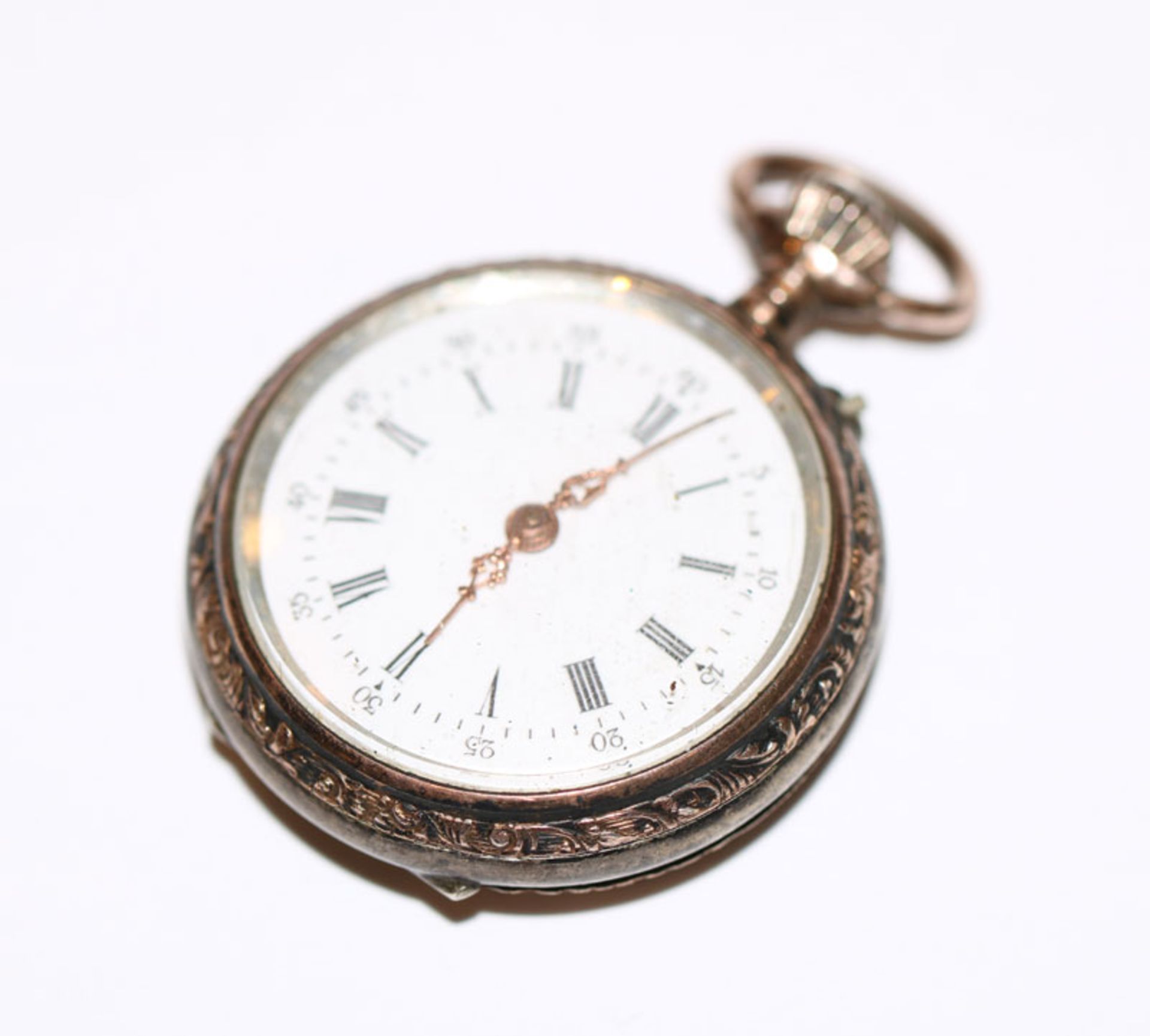 Silber Damen Taschenuhr, rückseitig mit Gravurdekor, D 3 cm, Funktion nicht geprüft