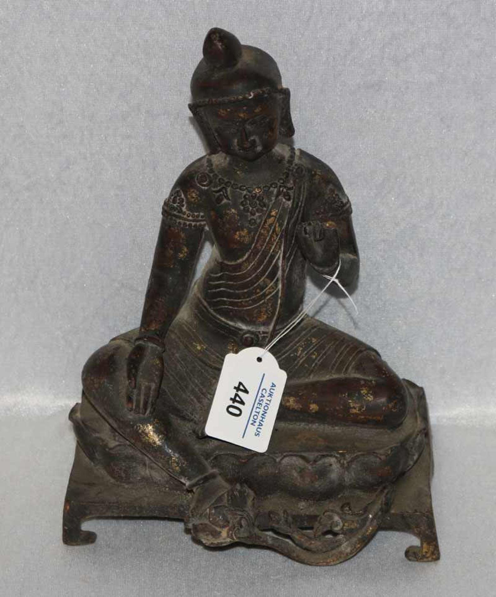 Eisenguß Figur 'Buddha', China, H 25 cm, B 19 cm, T 16 cm, Altersspuren