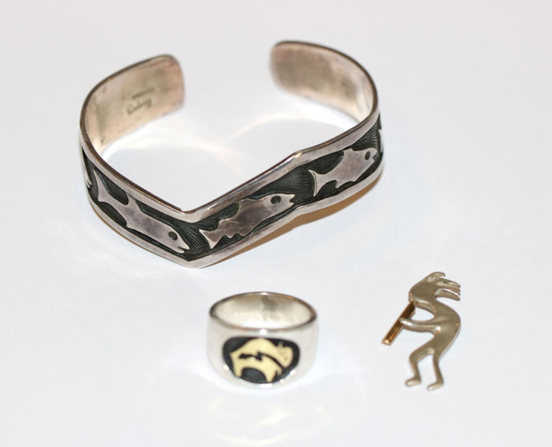 Delong Sterlingsilber Armspange mit Fischdekor, D 6 cm, Sterlingsilber Ring mit 14 k Gelbgold-