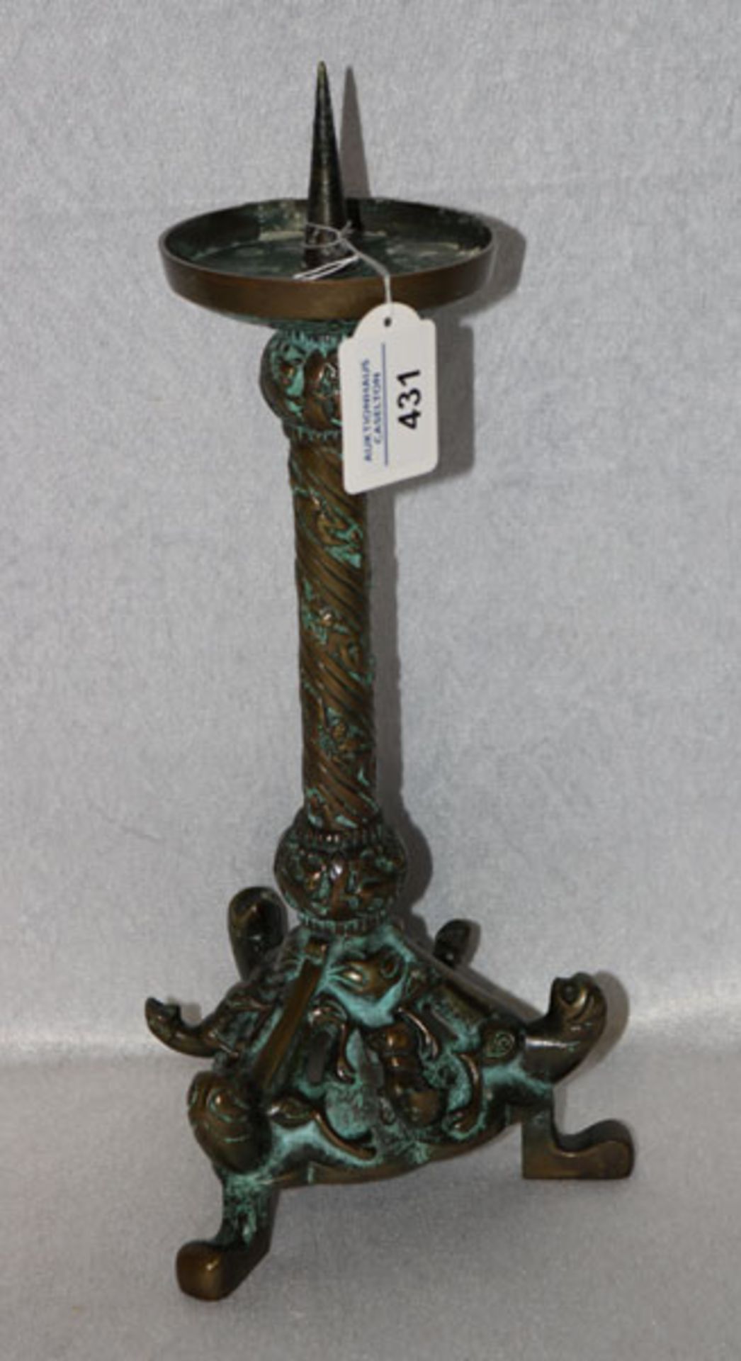 Kerzenleuchter, wohl Bronze, Reliefdekor, H 34 cm, D 16 cm