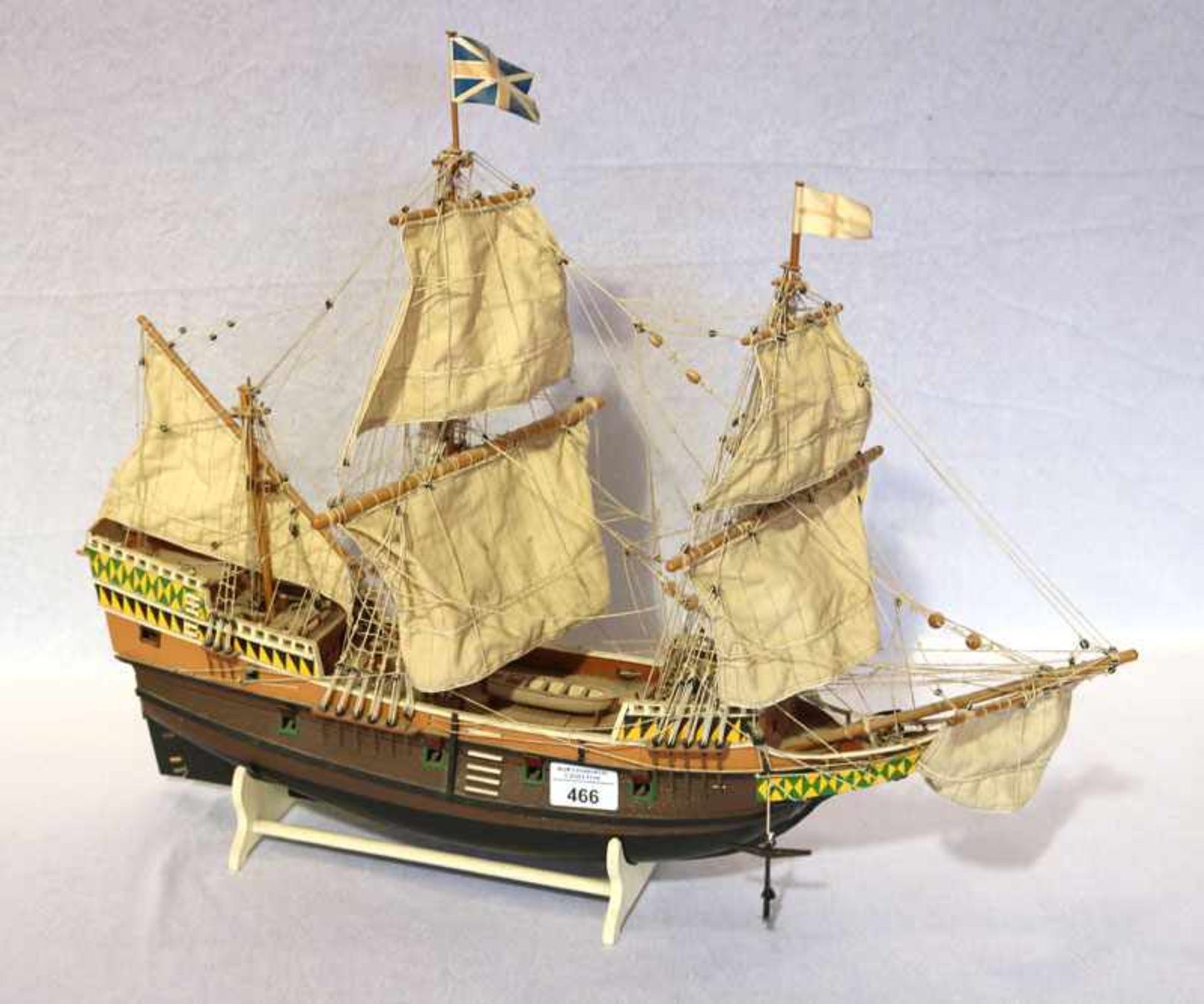 Holz Modellschiff mit Takelage, H 49 cm, B 65 cm, T 24 cm, Altersspuren