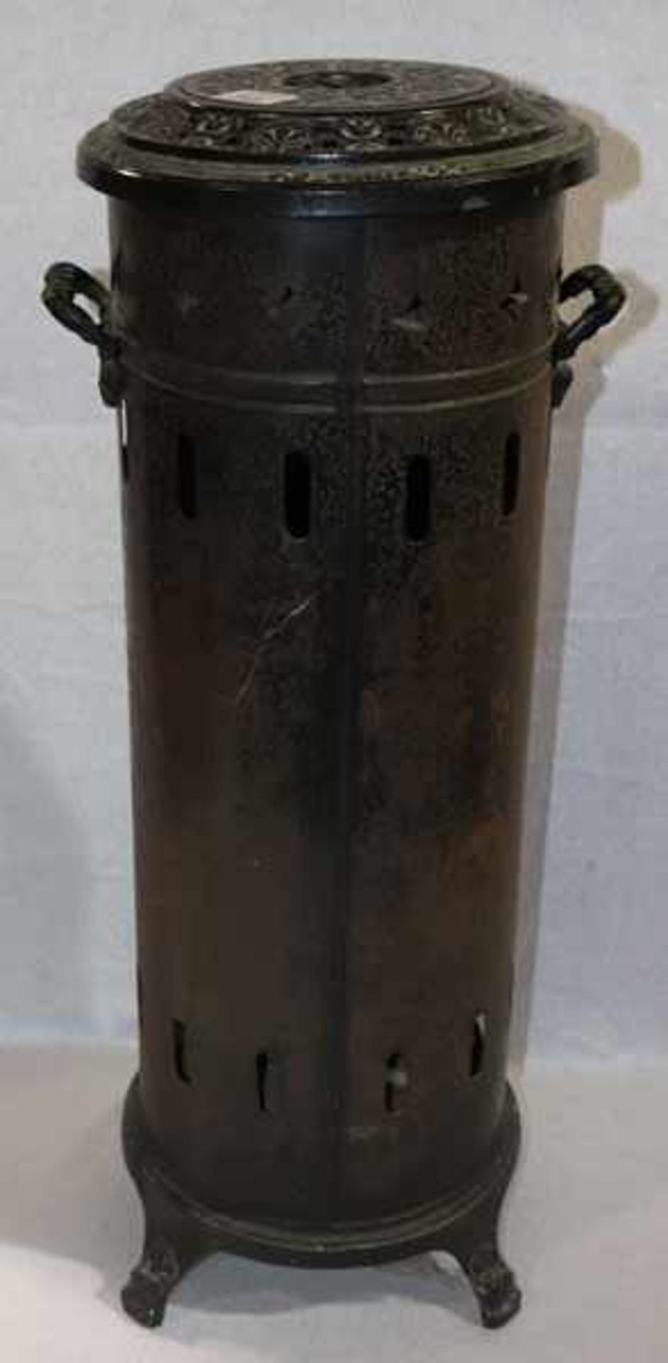 Metall Ofen emailliert, um 1900, H 72 cm, D 25 cm, Alters- und Gebrauchsspuren