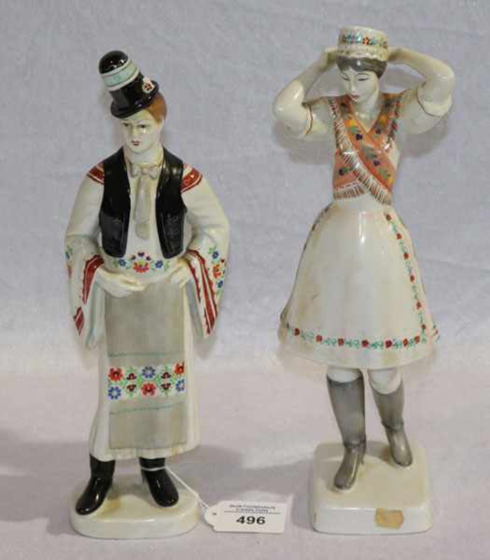 Porzellan Figurenpaar in ungarischer Tracht, gemarkt Hollöhaza, Ungarn, H 30/31 cm
