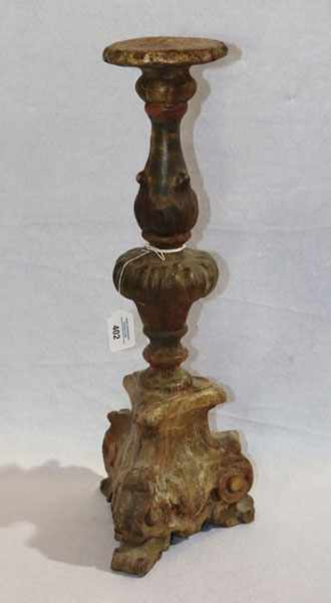 Holz Kerzenleuchter, 19. Jahrhundert, Restfassung, H 60 cm, D 26 cm, Altersspuren