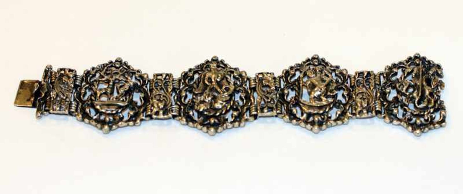 Silber Armband mit reliefierten Heiligendekoren, u.a. St. Georg, St. Hubertus, Hl. Christophorus,