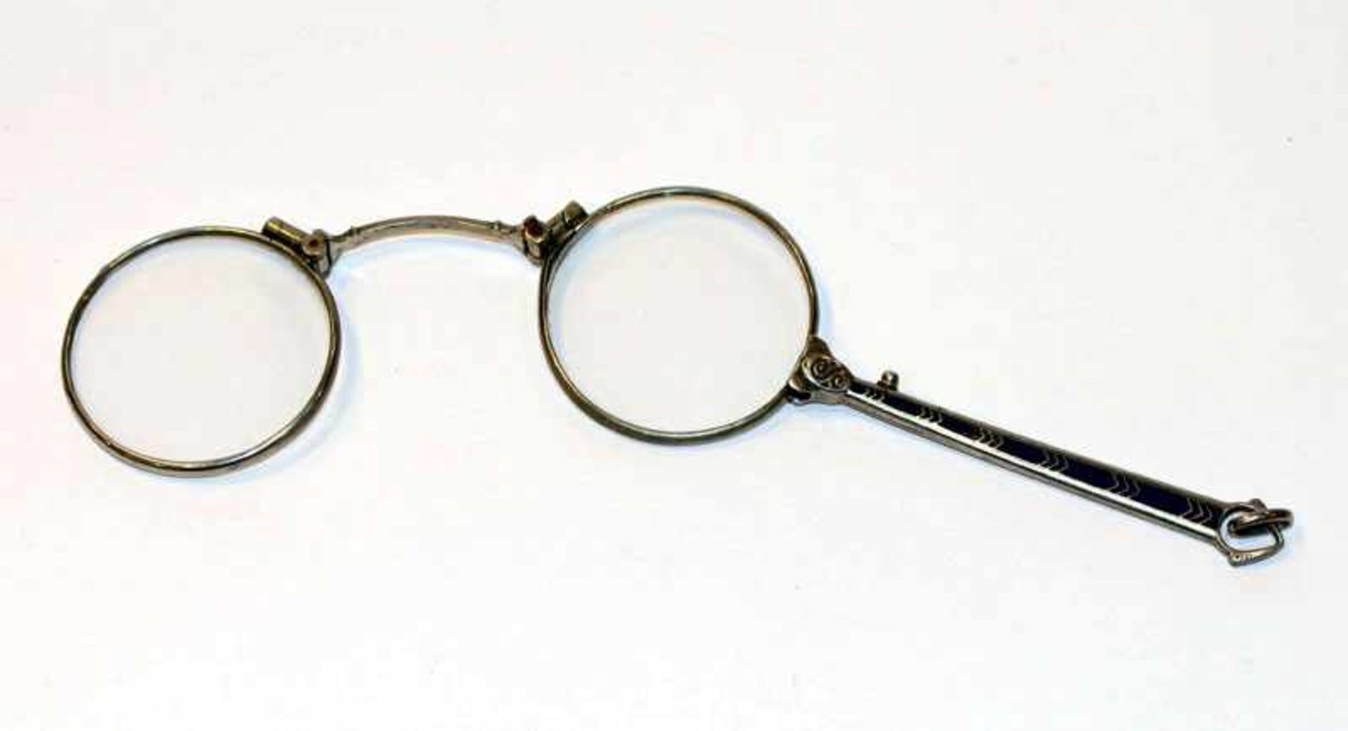 Lorgnette, Silber/Nickel, am Stiel mit blauem Emaildekor, L 11 cm