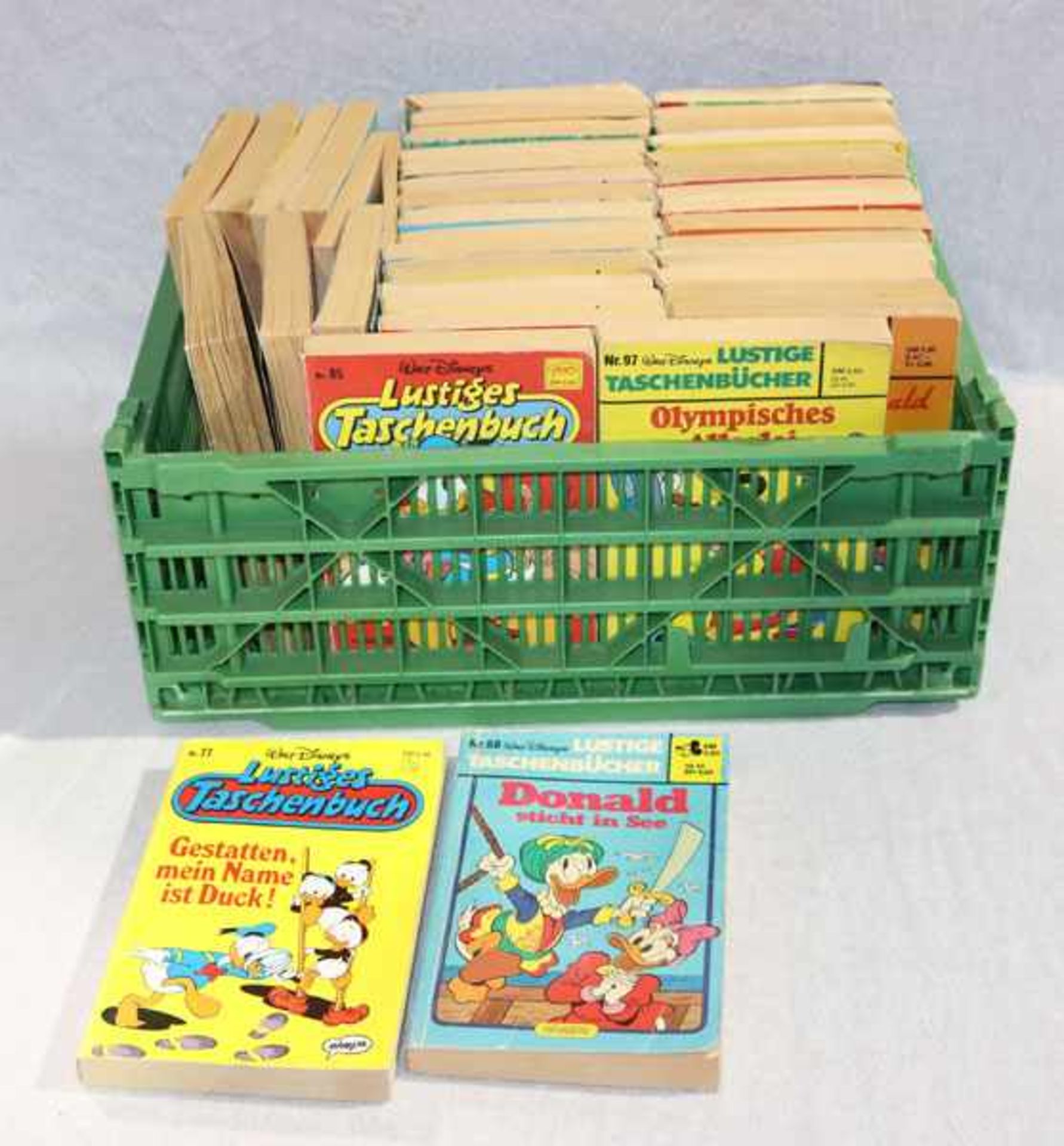 Konvolut von 3 Karton Lustige Taschenbücher, Walt Disneys Micky Maus, Gebrauchsspuren