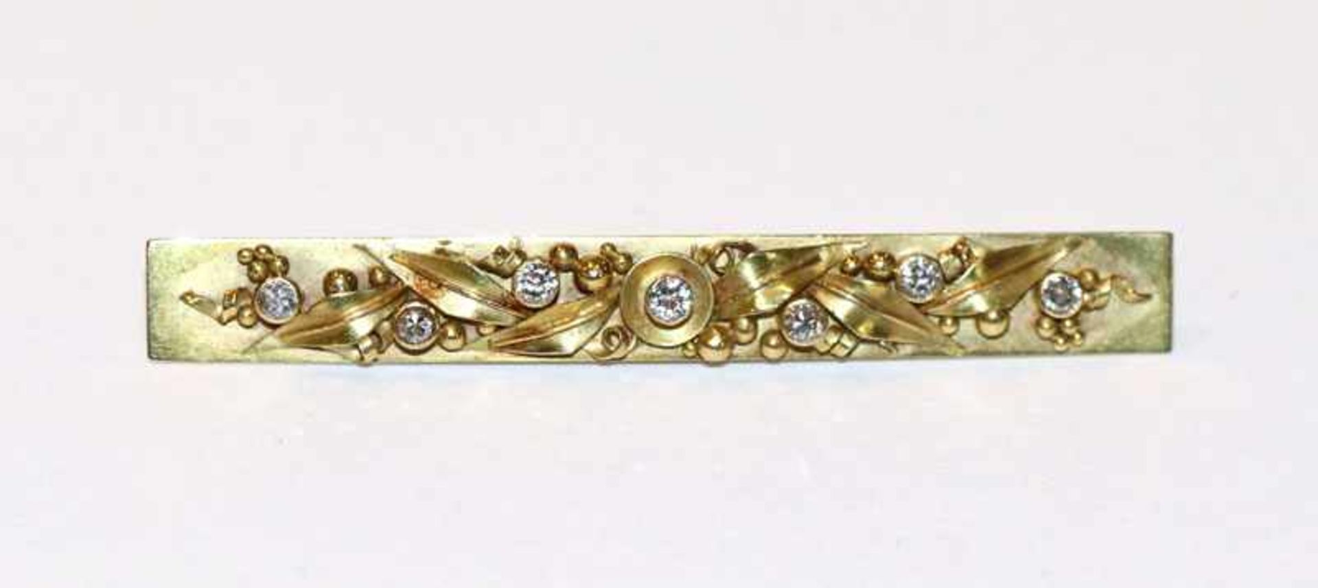 14 k Gelbgold Nadel mit Blattdekor und 7 Diamanten, B 5,5 cm