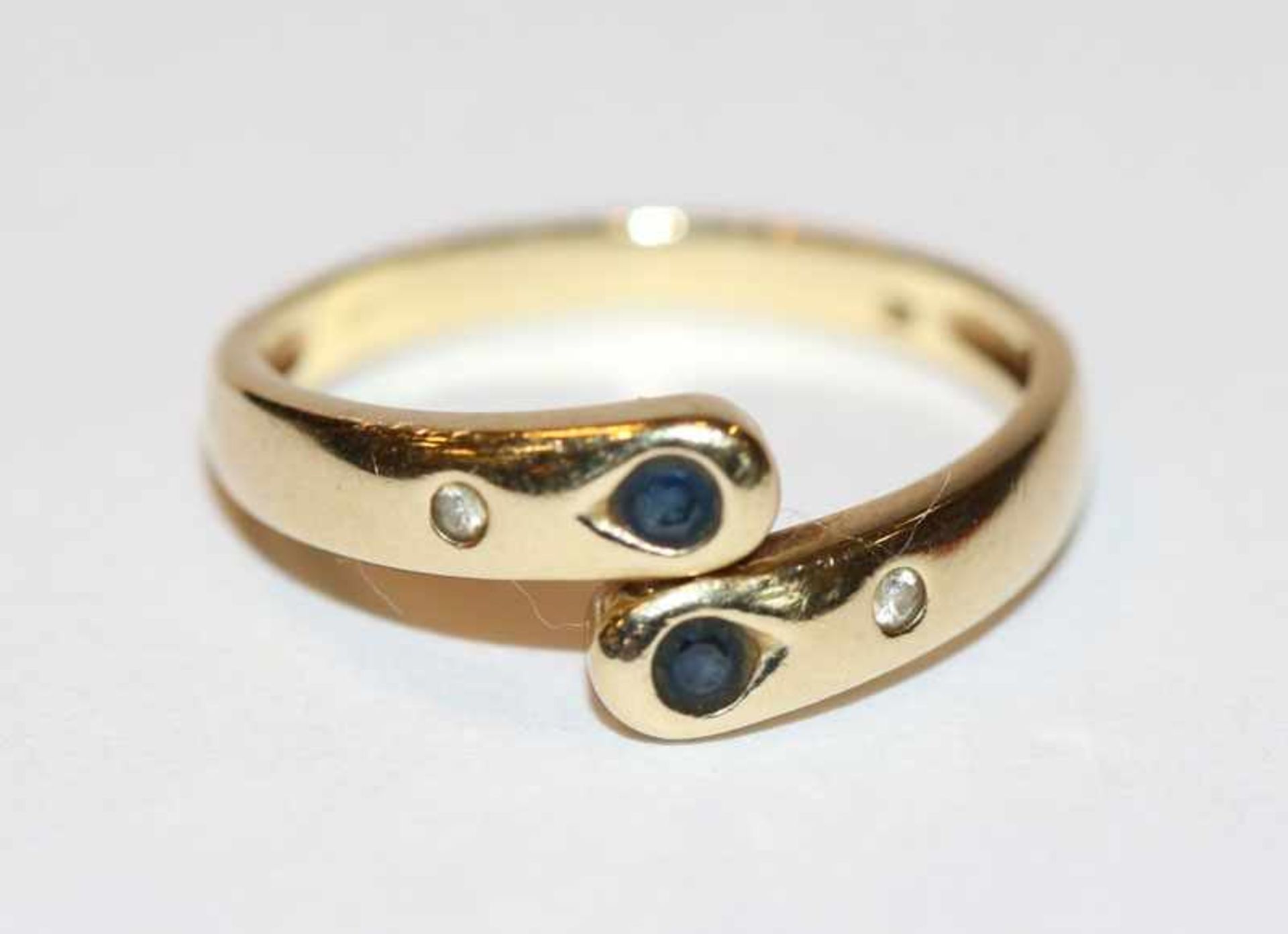 14 k Gelbgold Ring mit 2 Safiren und 2 Diamanten, Gr. 55, 2,6 gr.