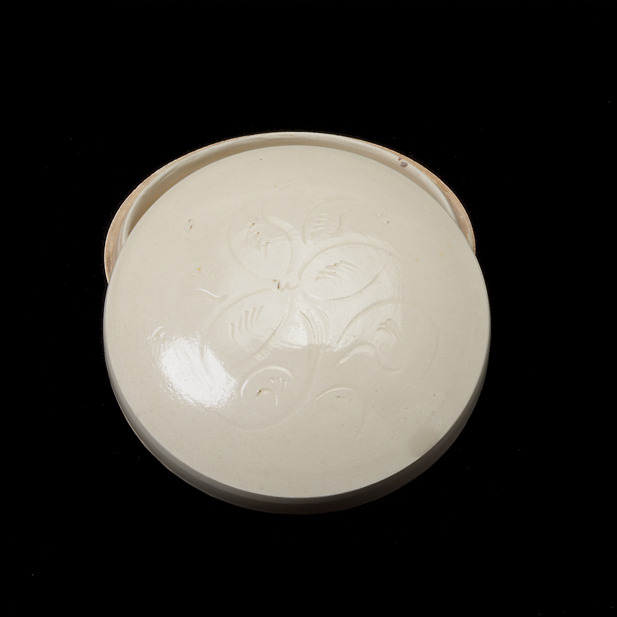 White Ding Type Ware Box and Cover, Song Dynasty - Image 2 of 4