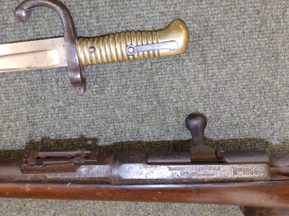 A French chassepot (woodwormed) together with a crurved bayonet. - Image 2 of 3