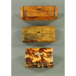 A early 19th century burr wood snuffbox,