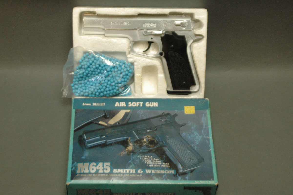 A Smith & Wesson M645 BB gun. No Serial No.