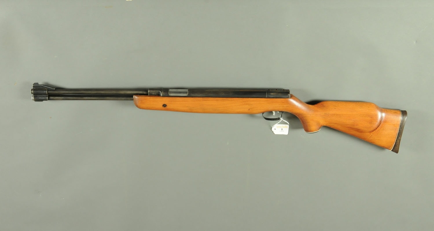 A Weihrauch HW77K .22 underlever air rifle. Serial No. 1290009.