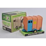 Britains 9547 Horsebox with Horse. NM to M in E Box.