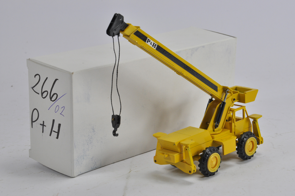 Gescha No. 266 P&H Crane. M in Box.