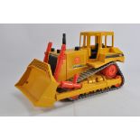 Bruder 1/16 CAT D8N Bulldozer. VG to E.