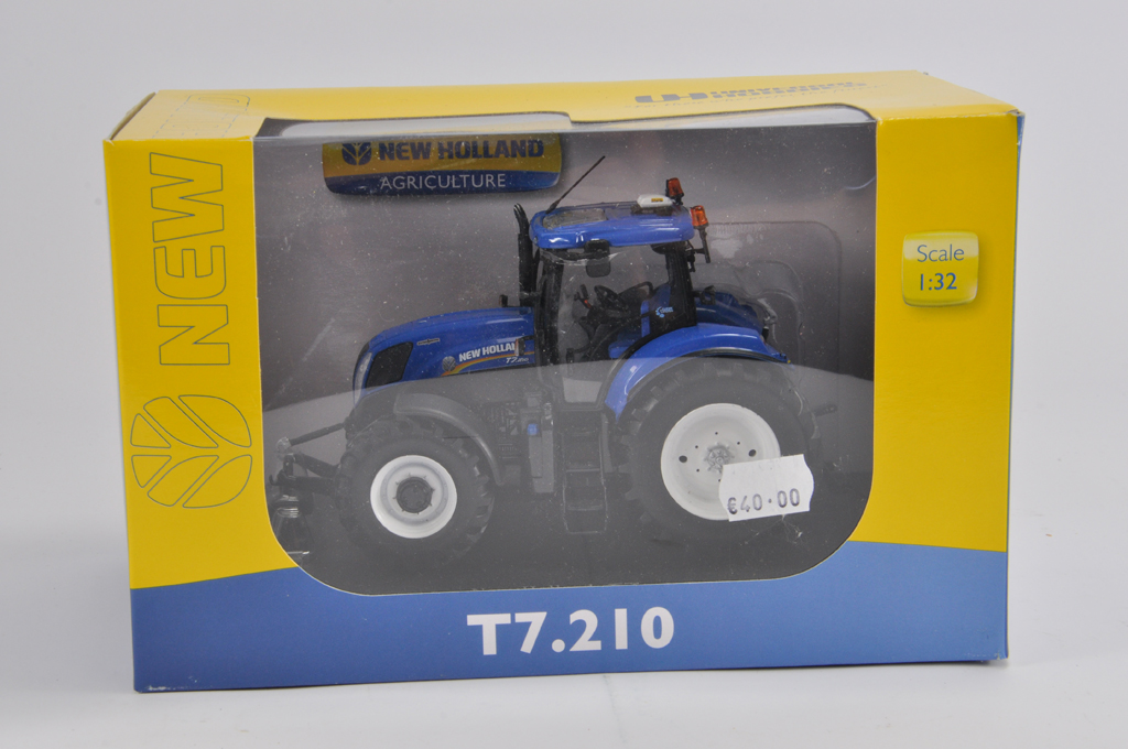 Universal Hobbies 1/32 New Holland T7.210 Tractor. M in E Box.