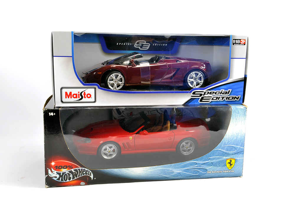 Maisto 1/18 Diecast Sports Car issue. Lamborghini plus Hot Wheels 1/18 Ferrari. M in Boxes. (2)