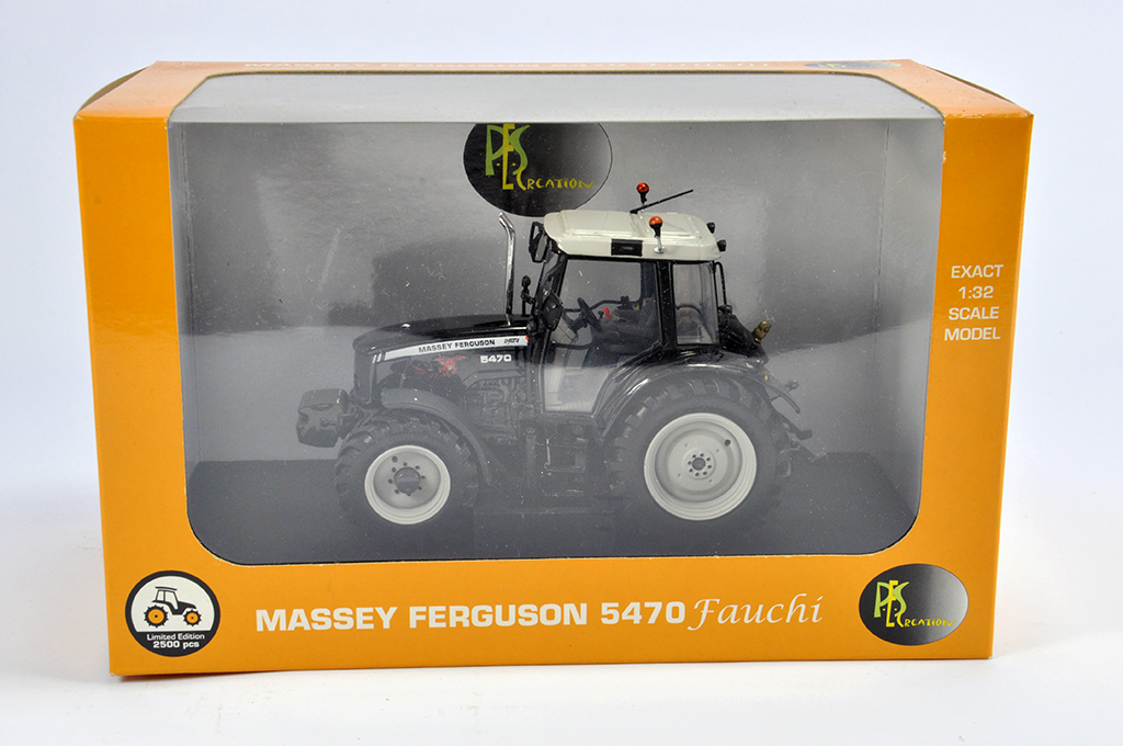 Universal Hobbies 1/32 Massey Ferguson 5470 Fauchi Black Tractor. M in Box (Some light smoke related