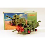 Universal Hobbies 1/32 Claas Europa (Green) Combine. M in Box.