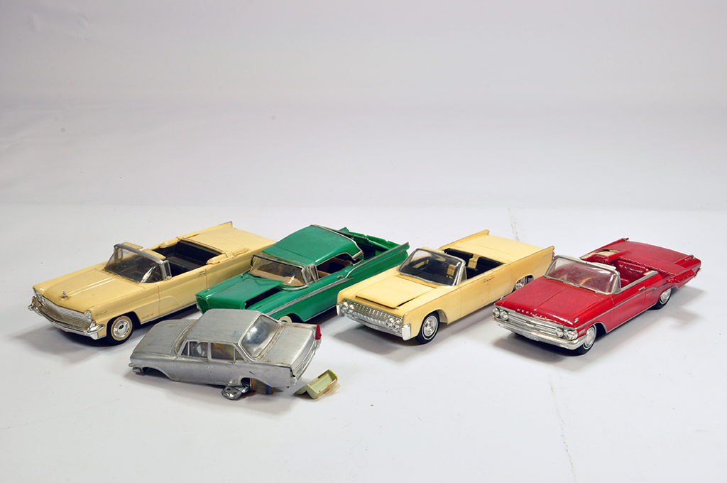 A group of plastic large scale (1/18?) cars. Generally F. (5)