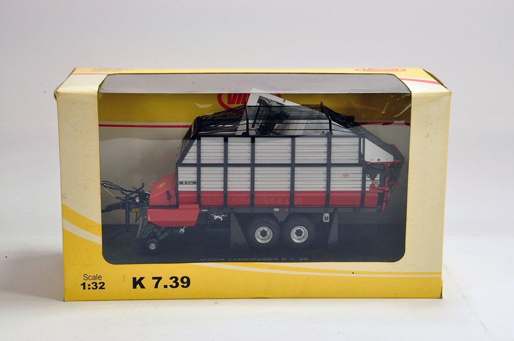 Universal Hobbies 1/32 Vicon K7. 39 Forage Trailer. M in Box.