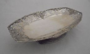An Elizabeth II silver bonbon dish of elyptical form,