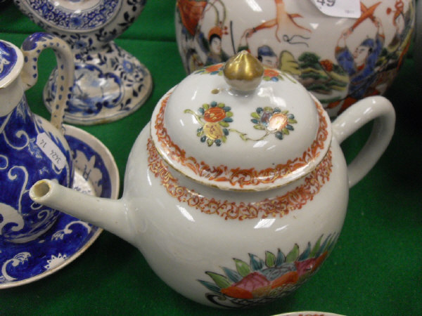 A collection of various Oriental porcelain to include two Chinese ginger jars, teapot and cover, - Image 18 of 22