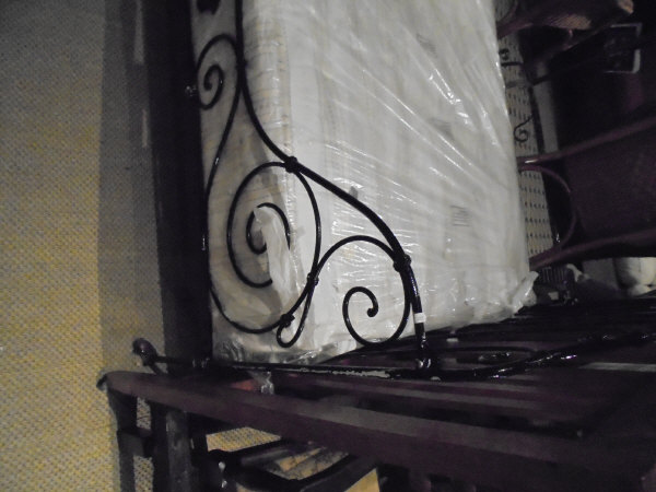 A 19th Century French wrought iron folding bedstead with modern mattress CONDITION - Image 2 of 6