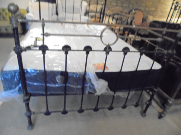 A Victorian brass and iron double bedstead with Comfy Night memory foam orthopaedic mattress - Image 5 of 8